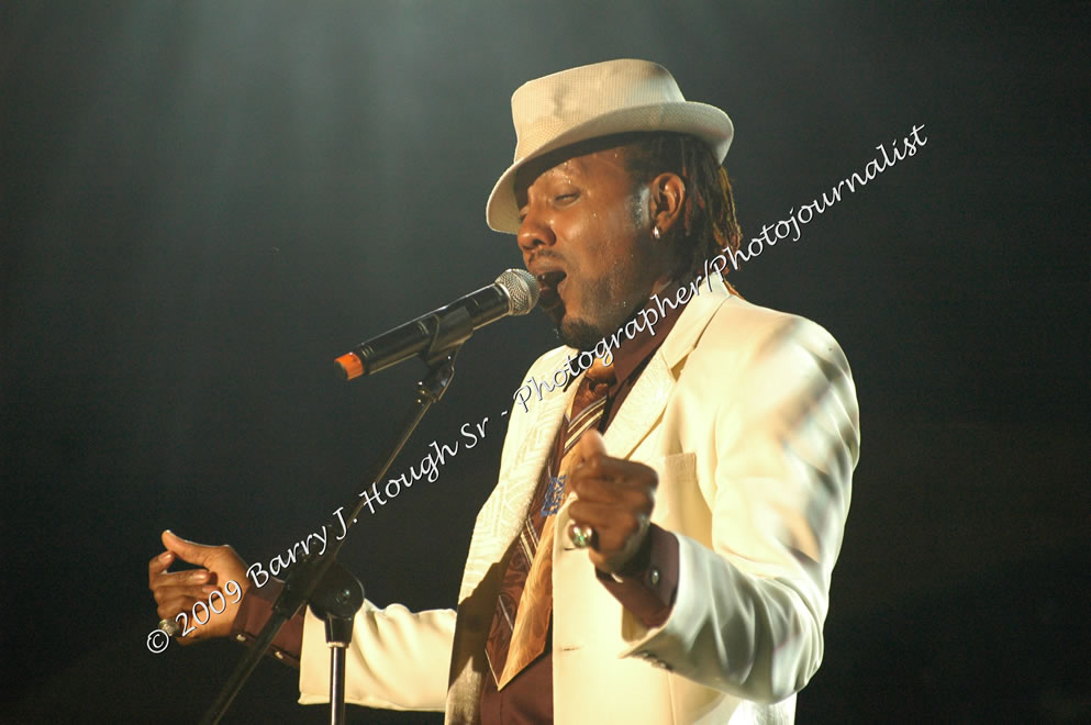 Da'ville @ Reggae Sumfest 2009 - International Night 2 - Reggae Sumfest 2009,Catherine Hall, Montego Bay, St. James, Jamaica W.I. - Saturaday, July 25, 2009 - Reggae Sumfest 2009, July 19 - 25, 2009 - Photographs by Net2Market.com - Barry J. Hough Sr. Photojournalist/Photograper - Photographs taken with a Nikon D70, D100, or D300 - Negril Travel Guide, Negril Jamaica WI - http://www.negriltravelguide.com - info@negriltravelguide.com...!